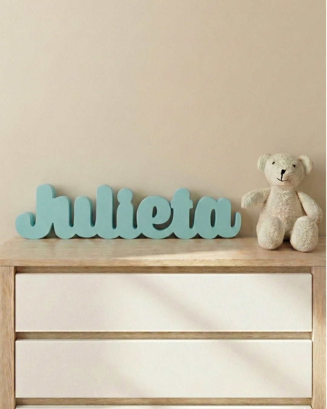 Letrero para repisa ¨Modelo Abril¨ nombre personalizado